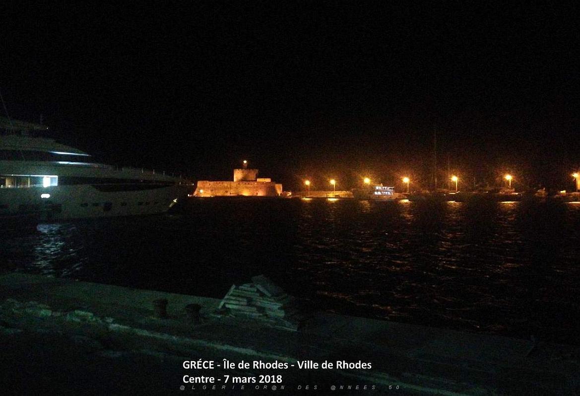 237- Rhodes ville et port d'honneur.jpg